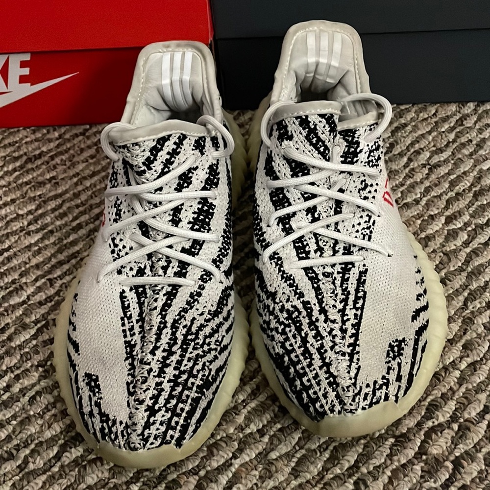 Yeezy 350 v2 zebra